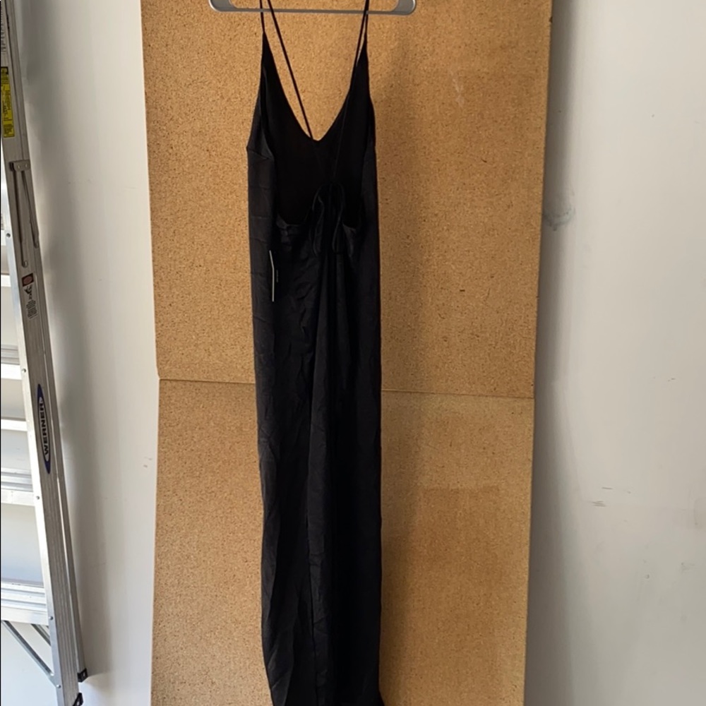 Lulu’s Nania black satin dress with leg slit- sexy - Picture 4 of 9